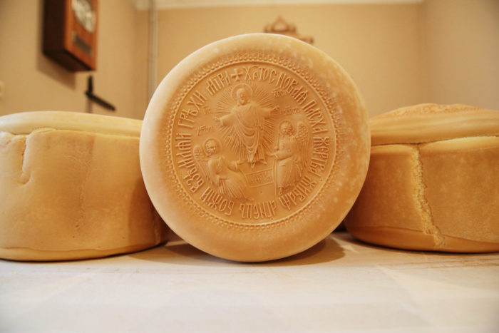 Суббота Светлой седмицы. Артос — Пасхальный хлеб