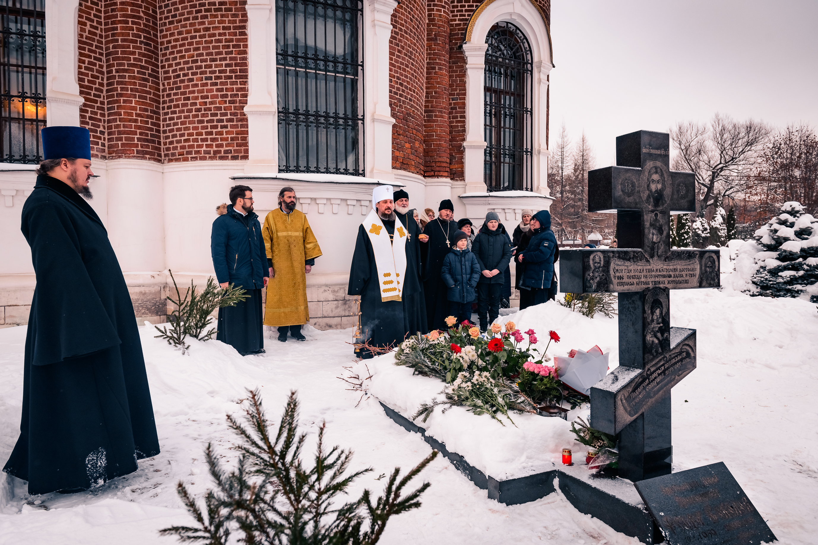 Митрополит Сергий совершил Божественную литургию в храме Преображения в Тушине