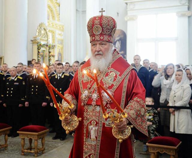 Архиепископ Солнечногорский Сергий сослужил Святейшему Патриарху Кириллу в Свято-Троицком Измайловском соборе Санкт-Петербурга