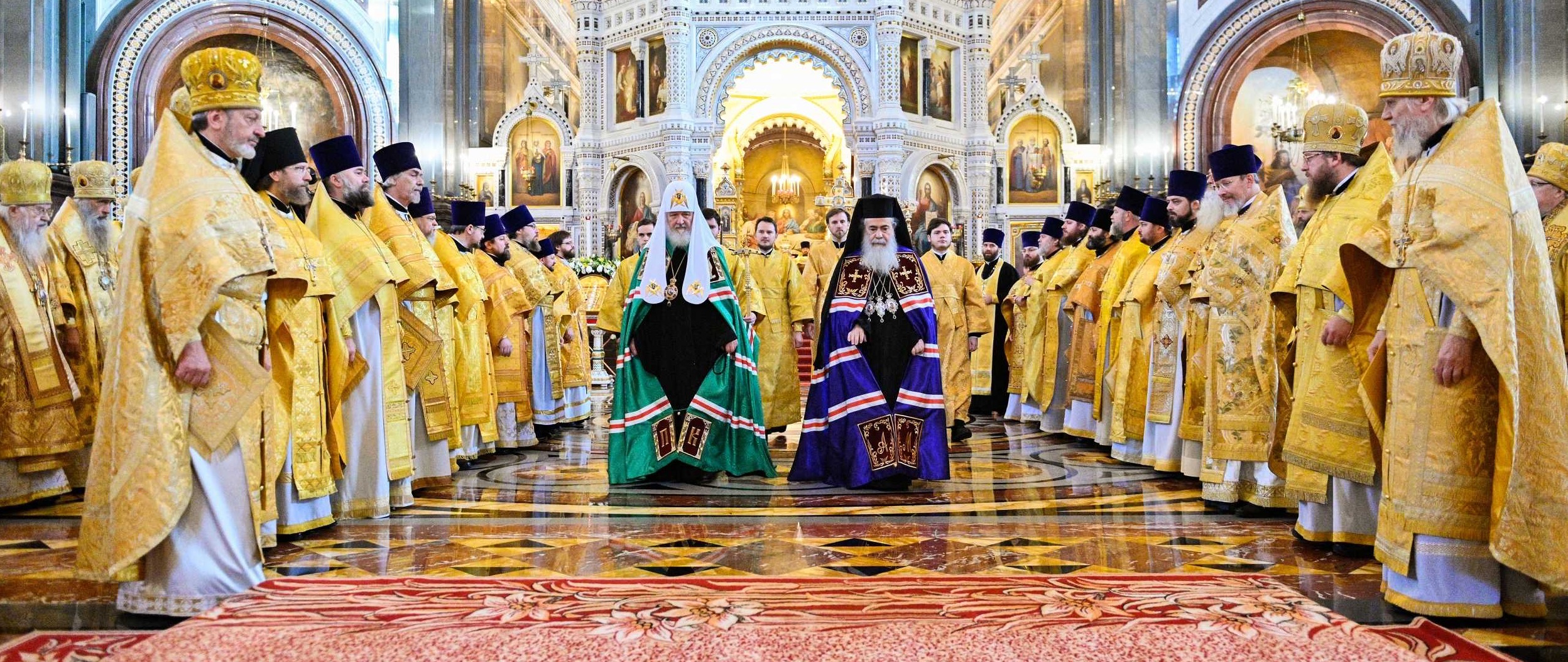 Божественная литургия в праздник Собора Архистратига Михаила и прочих Небесных Сил бесплотных