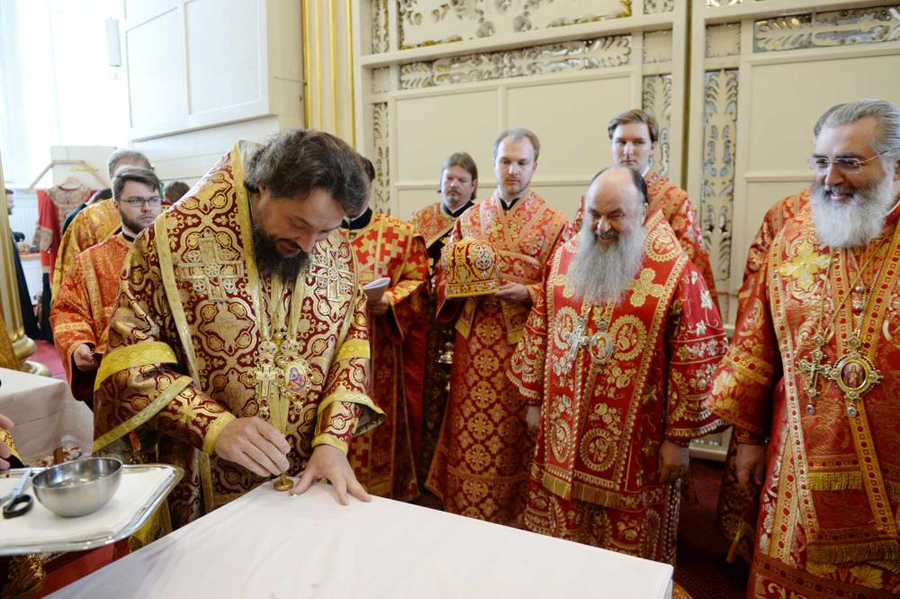 Архиепископ Солнечногорский Сергий сослужил Святейшему Патриарху Кириллу в Свято-Троицком Измайловском соборе Санкт-Петербурга