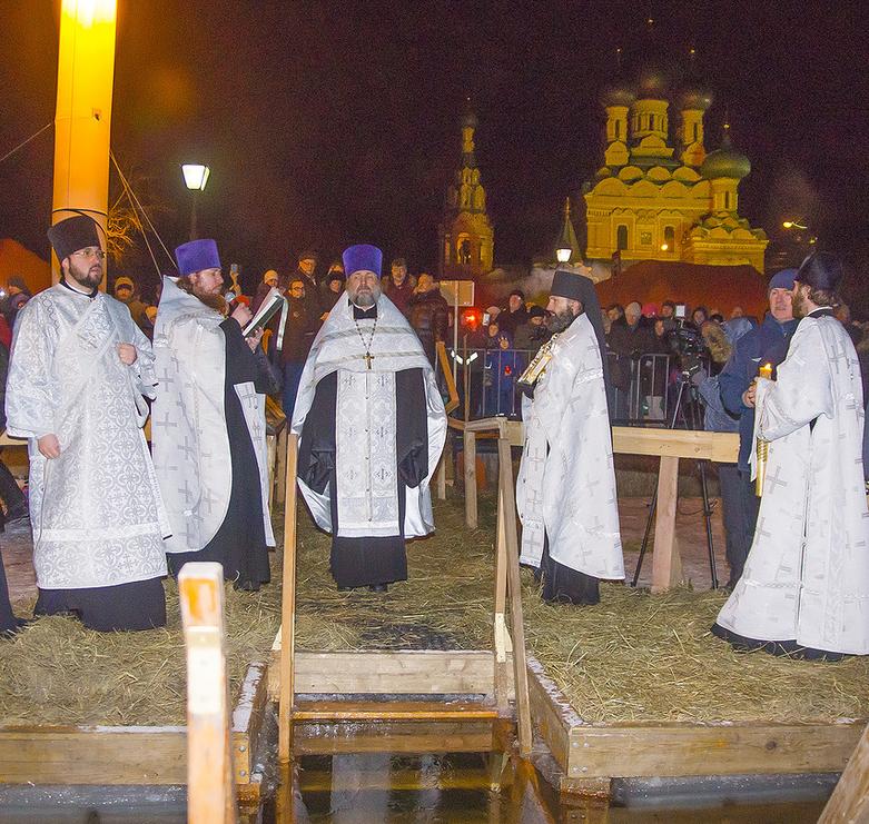 Освящение Останкинского пруда