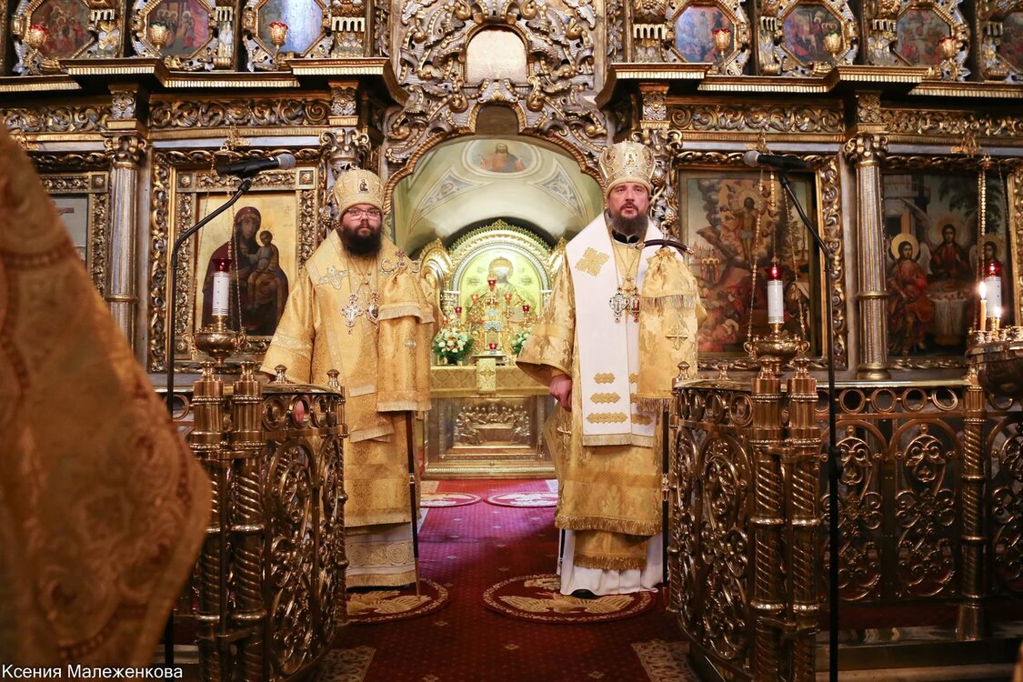  Божественная литургия в день памяти первоверховных апостолов Петра и Павла