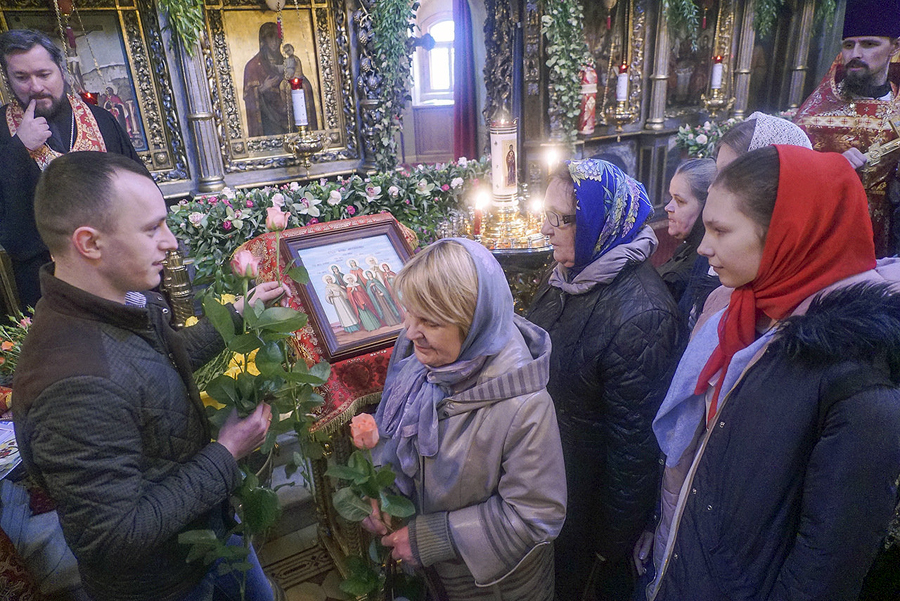 Воскресенье святых жён мироносиц 