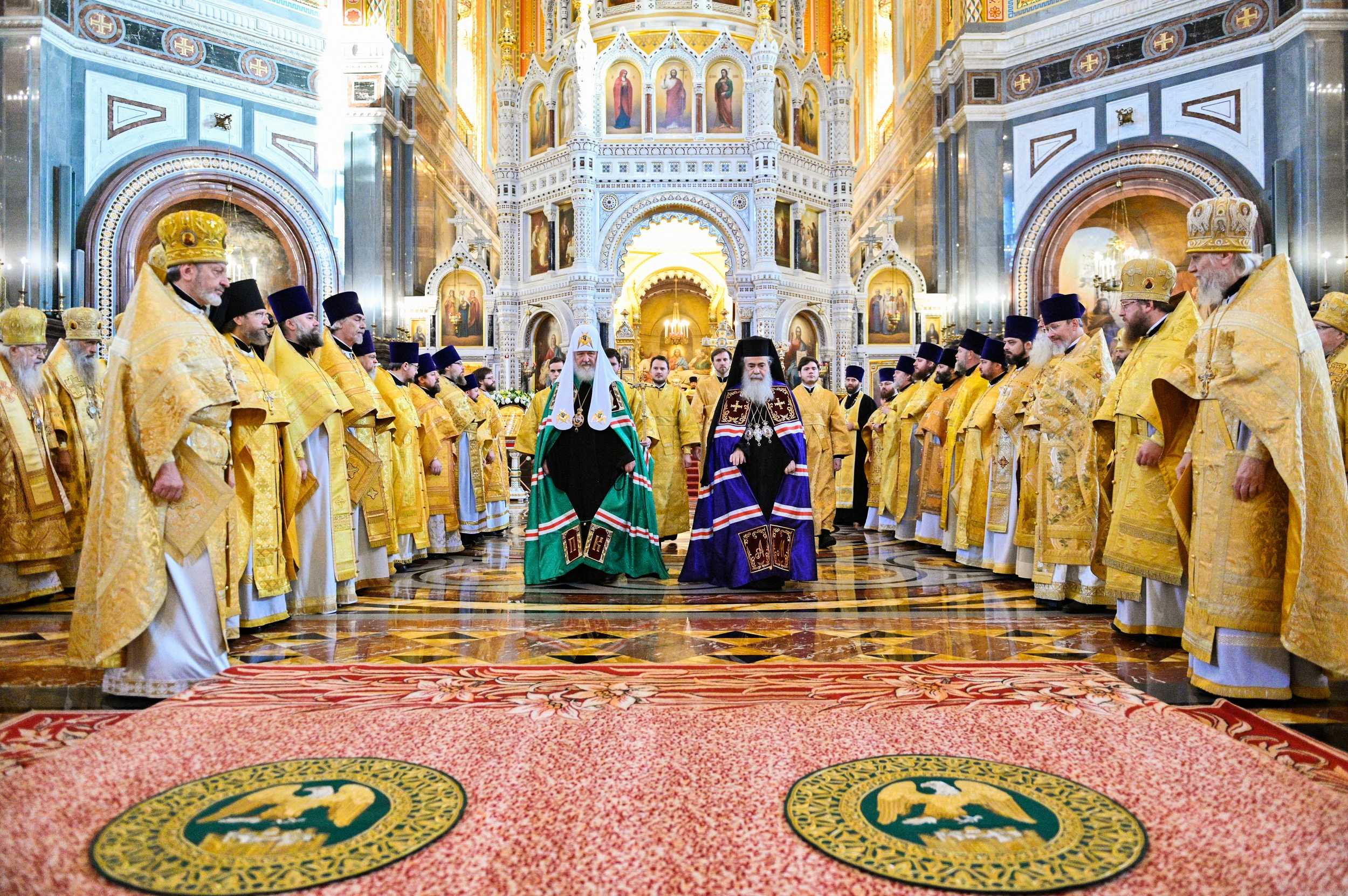 Божественная литургия в праздник Собора Архистратига Михаила и прочих Небесных Сил бесплотных