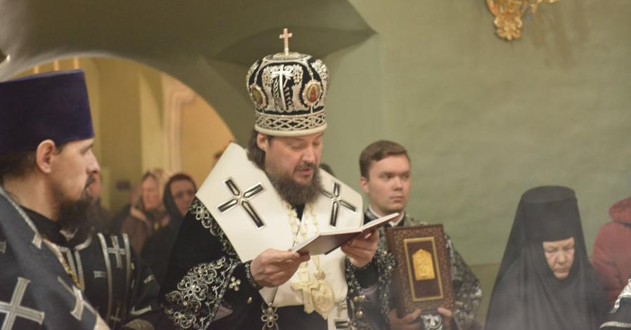 В Великую Субботу Архиепископ Солнечногорский Сергий совершил вечерню и Божественную литургию 