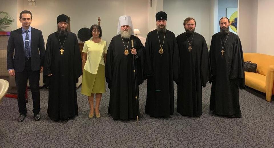 В аэропорту г. Манилы митрополит Сингапурский и Юго-Восточно-Азиатский Сергий встретил митрополита Ханты-Мансийского и Сургутского Павла