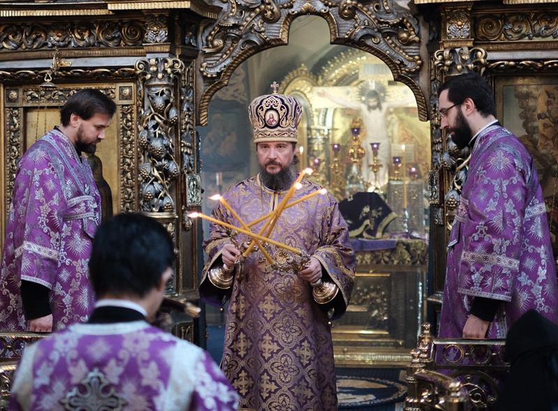 В Троицком храме в Останкине возносили молитвенные прошения в связи с угрозой коронавируса